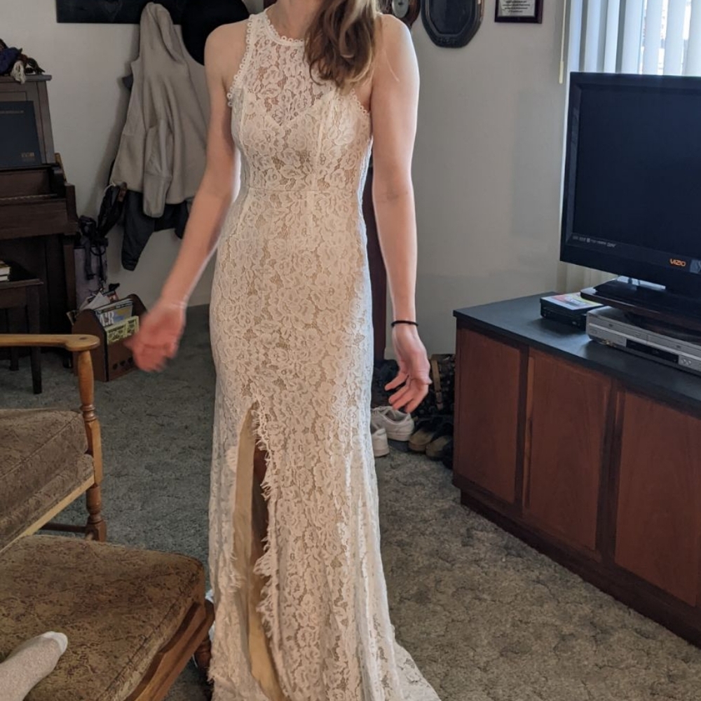 Lulu's Love Everlasting White
Floral Lace Mermaid Maxi Wedding Dress
- Size Smal